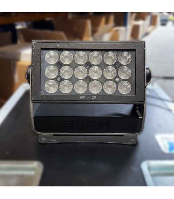 SGM - P-2 - Projecteur Wash LEDs RGBW - IP65 et ultra-compact