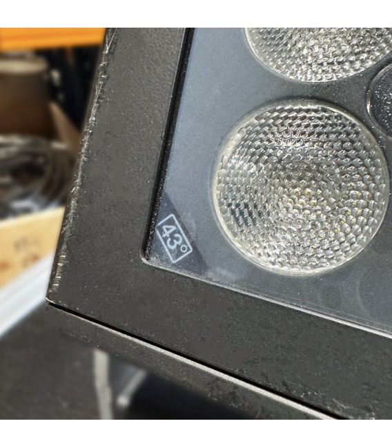 SGM - P-2 - Projecteur Wash LEDs RGBW - IP65 et ultra-compact