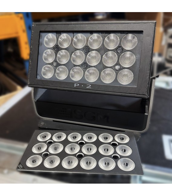 SGM - P-2 - Projecteur Wash LEDs RGBW - IP65 et ultra-compact
