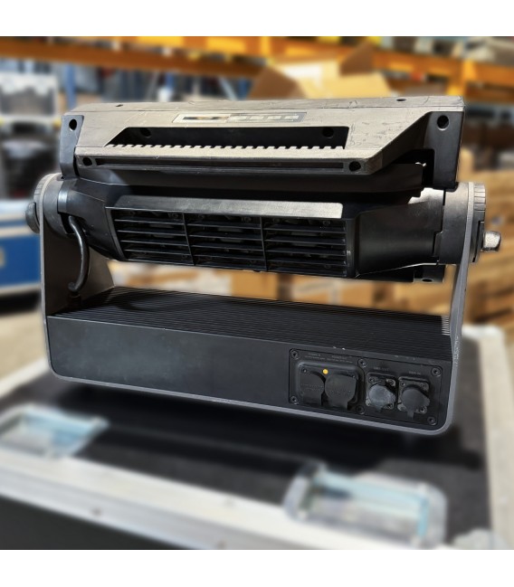 SGM - P-6 - Multifunction Wash/Strobe/Flood/Pixel/Blind Projector 