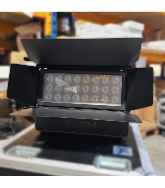 SGM - P-6 - Multifunction Wash/Strobe/Flood/Pixel/Blind Projector 