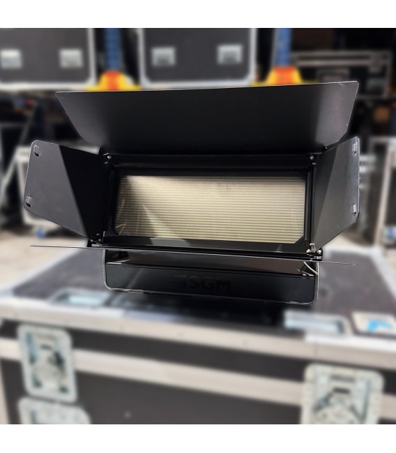 SGM - Q-7 W - Projecteur Wash/Blind/Strobe IP65 à blanc variable